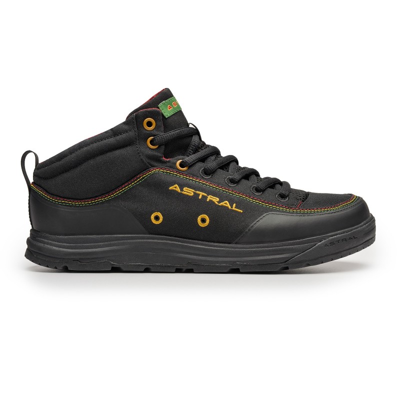 Chaussures de kayak Rassler 2.0 couleur rasta de la marque Astral